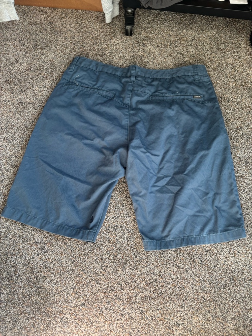 Volcom Men's Flat Front Shorts in Slate Blue 36” - Picture 3 of 3
